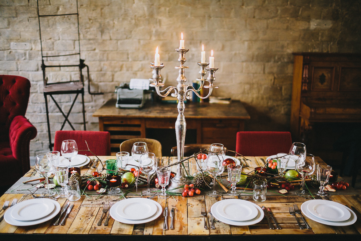 Weihnachtsdekoration mit glanzvollen Akzenten - Wenn es nach Bratapfel, Tannengrün und Kienapfel duftet ...
